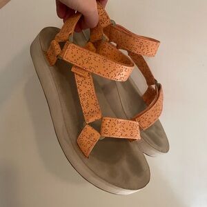Teva Women's Peach Sandals | size 8